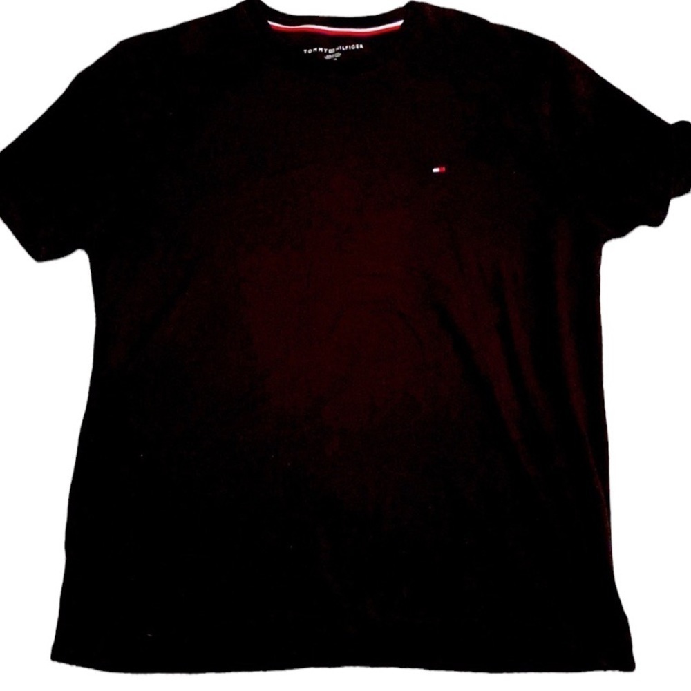 Tommy Hilfiger black tee